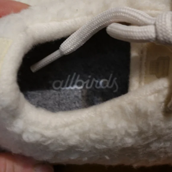 ALLBIRDS White Teddy Bear Wool Sneakers, size 8 - Picture 6 of 8